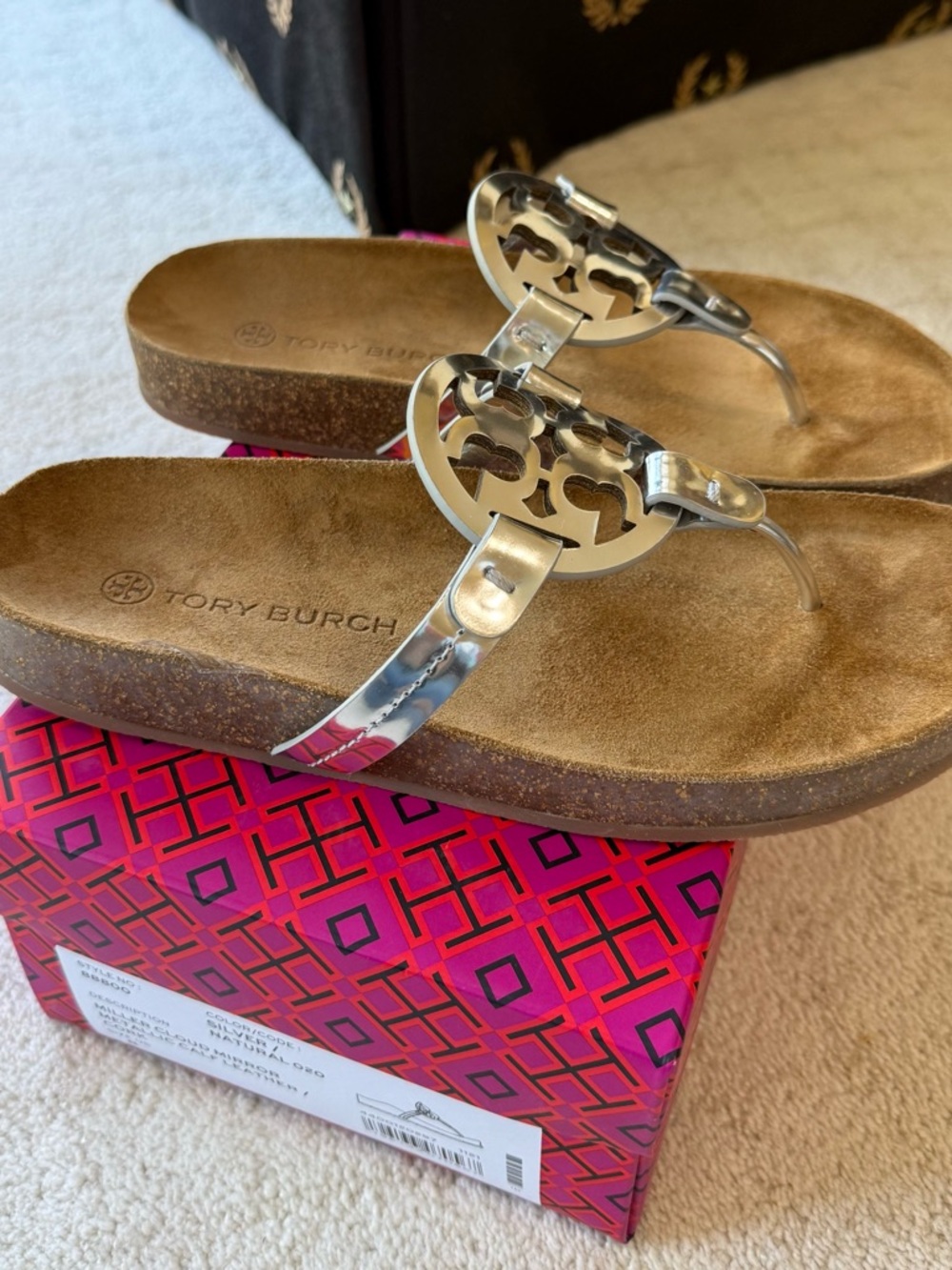 Tory Burch Cloud Silver Mirror Metallic Logo Thong Sandals with Tan Footbed NEW